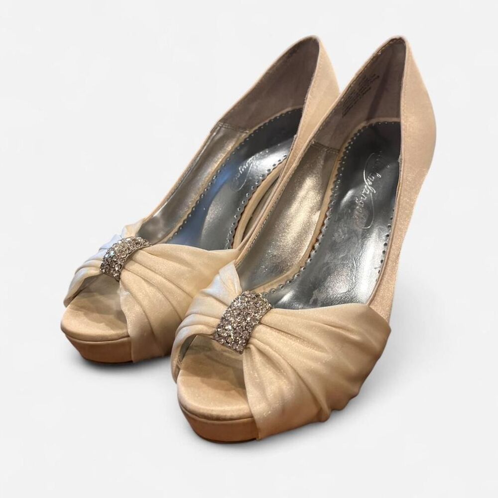 Michaelangelo cream satin peep toe heels with rhinestone bow detail size 6.5
